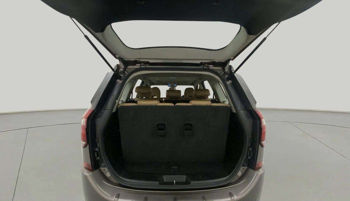 2018 Mahindra XUV500 W11 (O) AT, Diesel, Automatic, 55,415 km, Boot Open Zoomed View