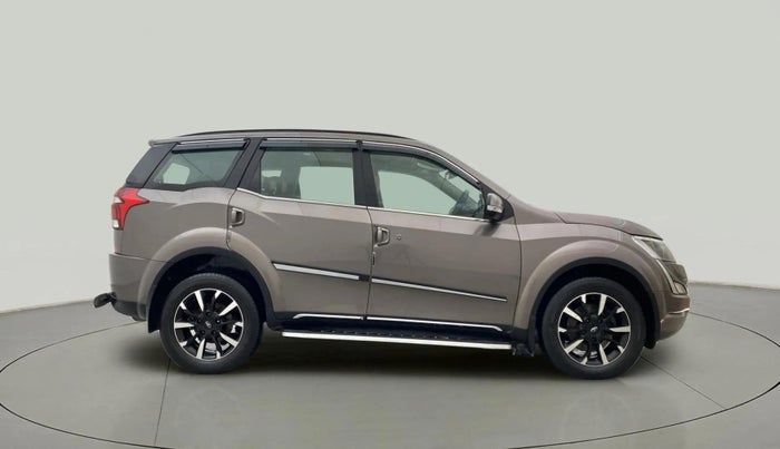 2018 Mahindra XUV500 W11 (O) AT, Diesel, Automatic, 55,415 km, Right Side View
