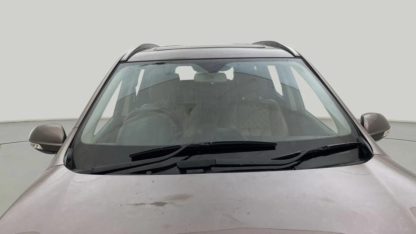 2018 Mahindra XUV500 W11 (O) AT, Diesel, Automatic, 55,415 km, Front Windshield