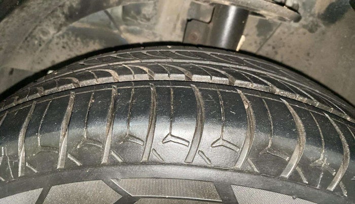 2019 Maruti XL6 ZETA AT, Petrol, Automatic, 94,037 km, Left Front Tyre Tread