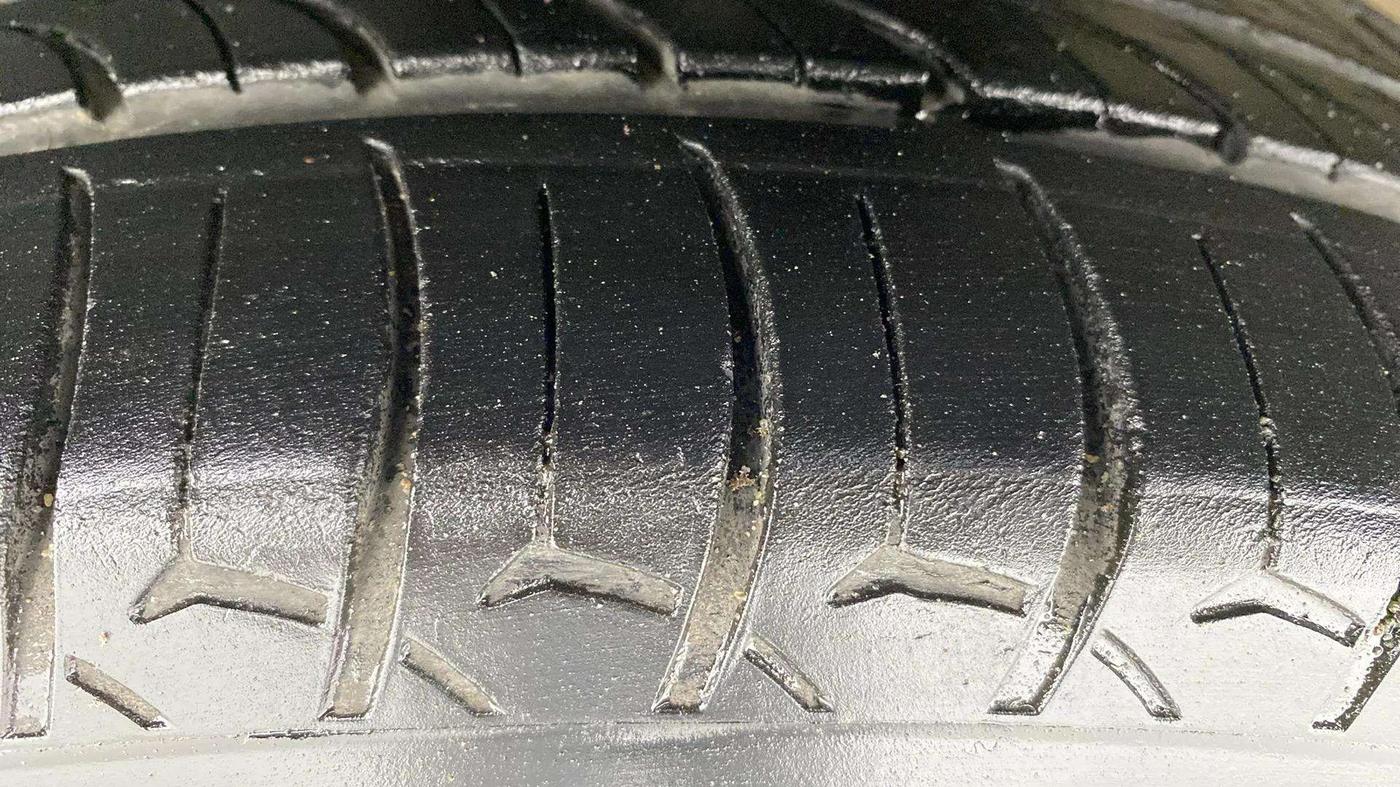 2018 Maruti IGNIS SIGMA 1.2, Petrol, Manual, 94,165 km, Left Front Tyre Tread