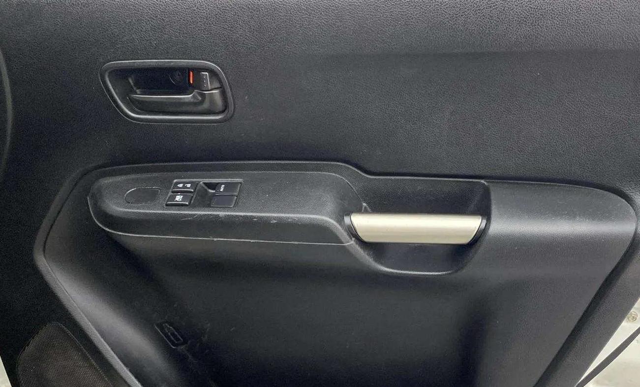 2018 Maruti IGNIS SIGMA 1.2, Petrol, Manual, 94,165 km, Driver Side Door Panels Control