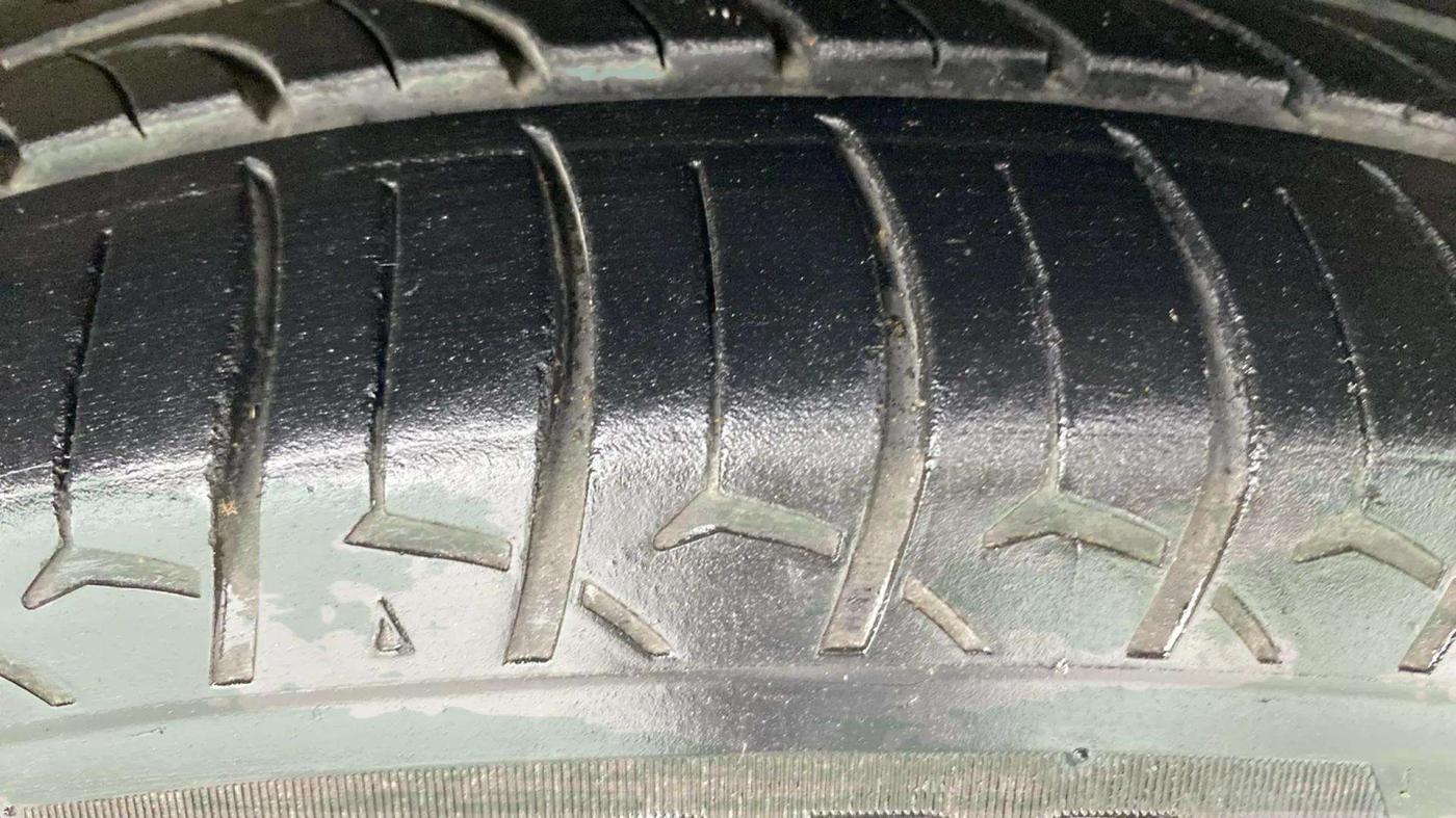 2018 Maruti IGNIS SIGMA 1.2, Petrol, Manual, 94,165 km, Right Front Tyre Tread