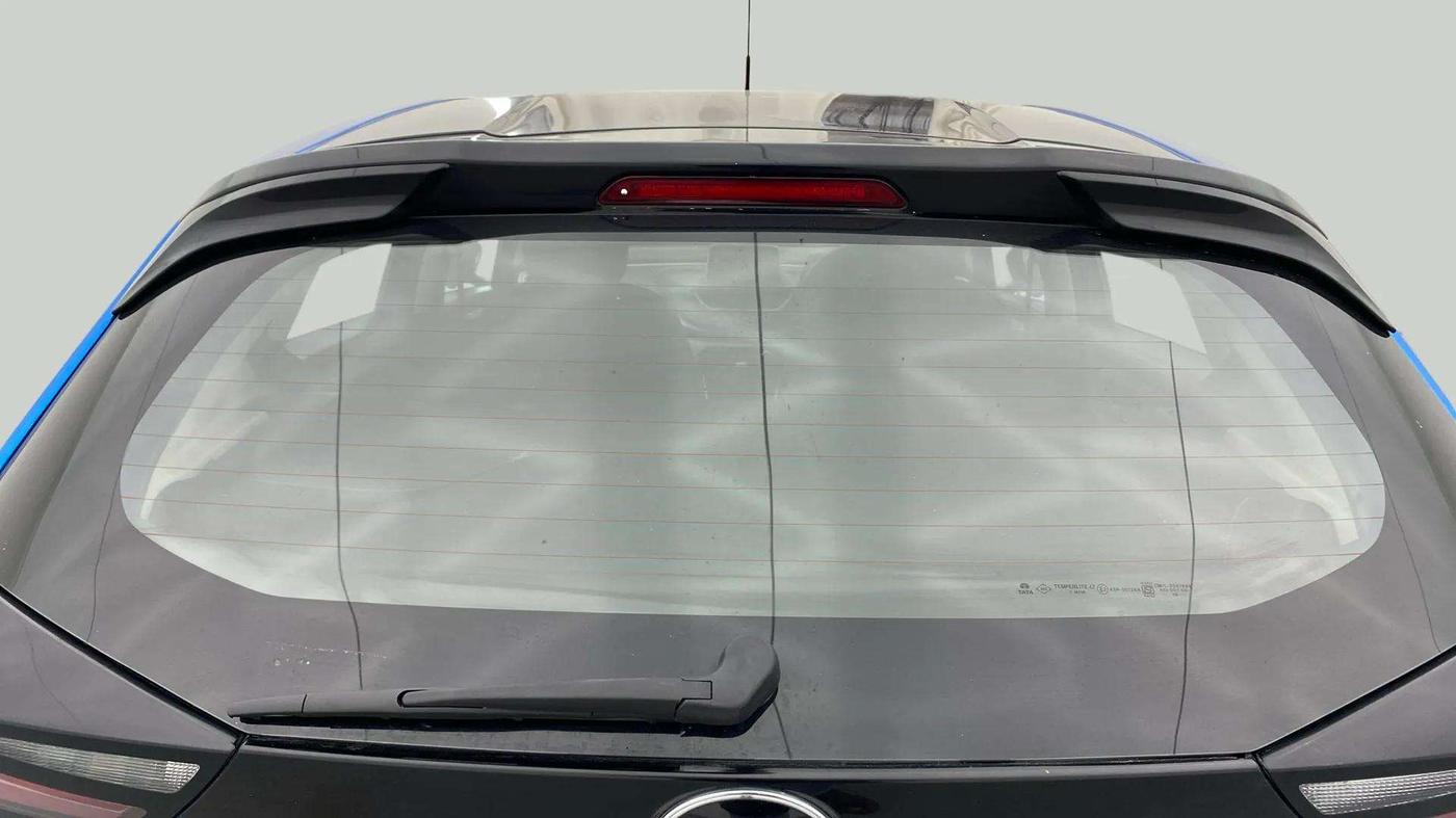 2021 Tata ALTROZ XZ PETROL, Petrol, Manual, 29,672 km, Rear Windshield