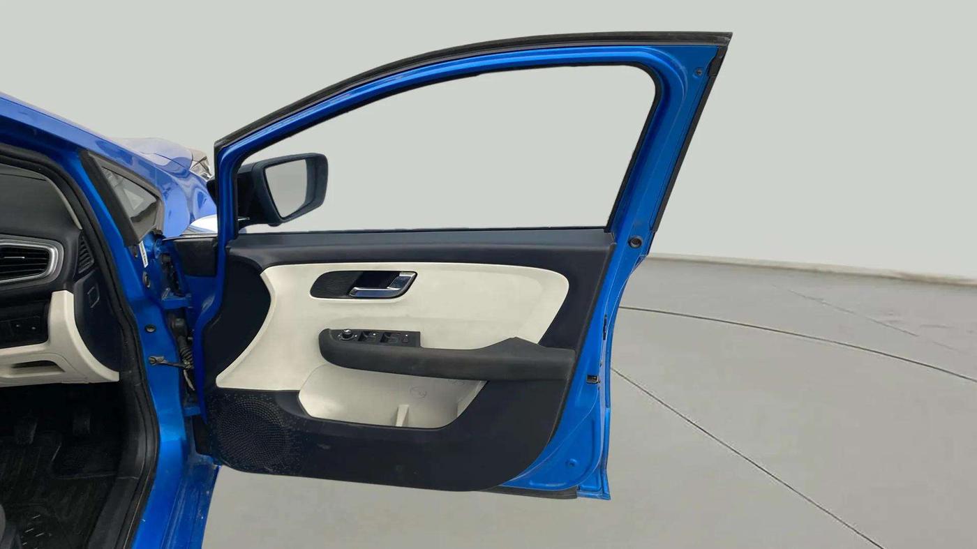 2021 Tata ALTROZ XZ PETROL, Petrol, Manual, 29,672 km, RHS Front Door
