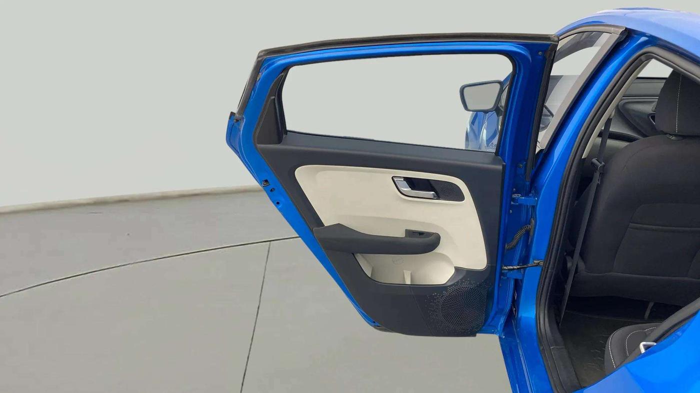 2021 Tata ALTROZ XZ PETROL, Petrol, Manual, 29,672 km, LHS Rear Door