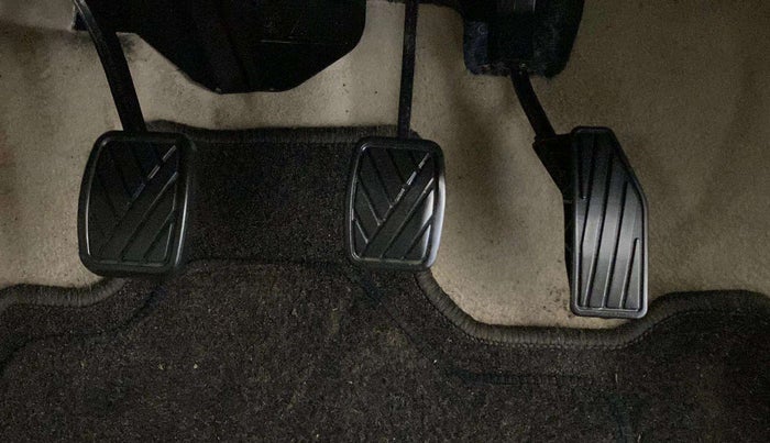 2023 Maruti Dzire ZXI CNG, CNG, Manual, 38,332 km, Pedals