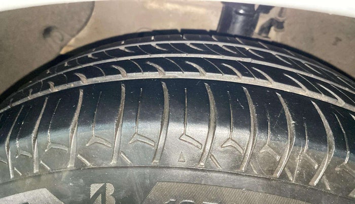 2015 Hyundai Xcent S (O) 1.2, Petrol, Manual, 79,743 km, Left Front Tyre Tread