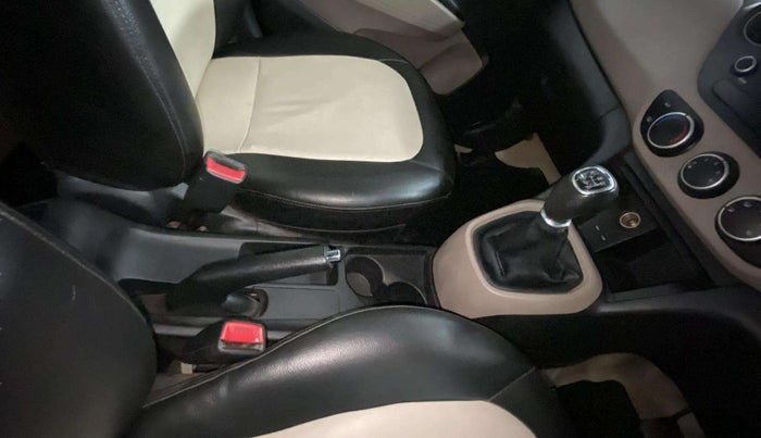2015 Hyundai Xcent S (O) 1.2, Petrol, Manual, 79,743 km, Gear Lever
