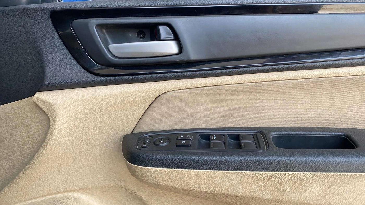 2019 Honda Amaze 1.2L I-VTEC S, Petrol, Manual, 51,534 km, Driver Side Door Panels Control