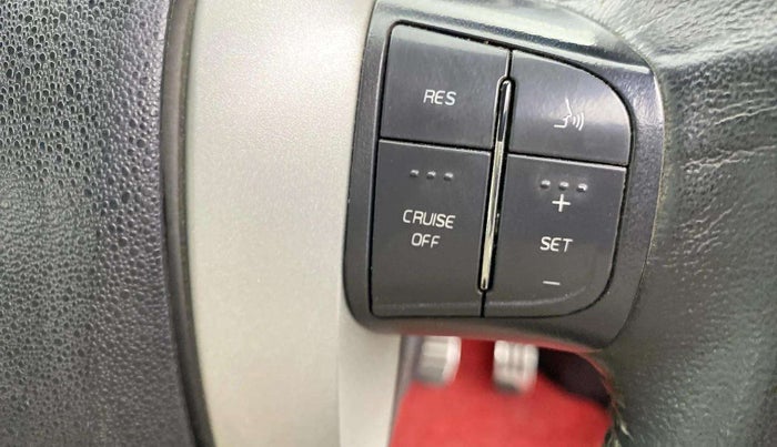 2015 Mahindra XUV500 W10, Diesel, Manual, 84,897 km, Moonroof/ Sunroof