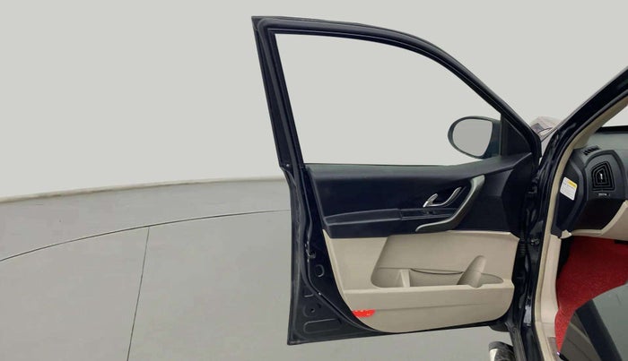 2015 Mahindra XUV500 W10, Diesel, Manual, 84,897 km, LHS Front Door