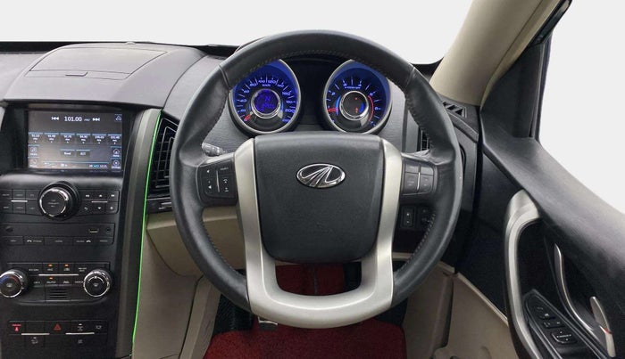 2015 Mahindra XUV500 W10, Diesel, Manual, 84,897 km, Steering Wheel Close Up