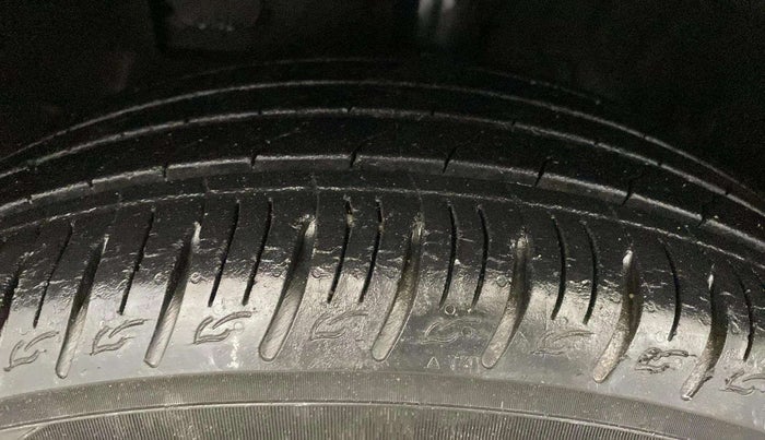 2019 Hyundai VENUE SX 1.0 TURBO, Petrol, Manual, 28,682 km, Left Front Tyre Tread
