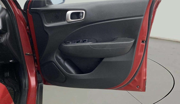 2019 Hyundai VENUE SX 1.0 TURBO, Petrol, Manual, 28,682 km, Driver Side Door Panels Control