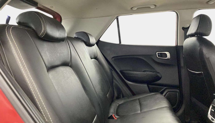 2019 Hyundai VENUE SX 1.0 TURBO, Petrol, Manual, 28,682 km, Right Side Rear Door Cabin
