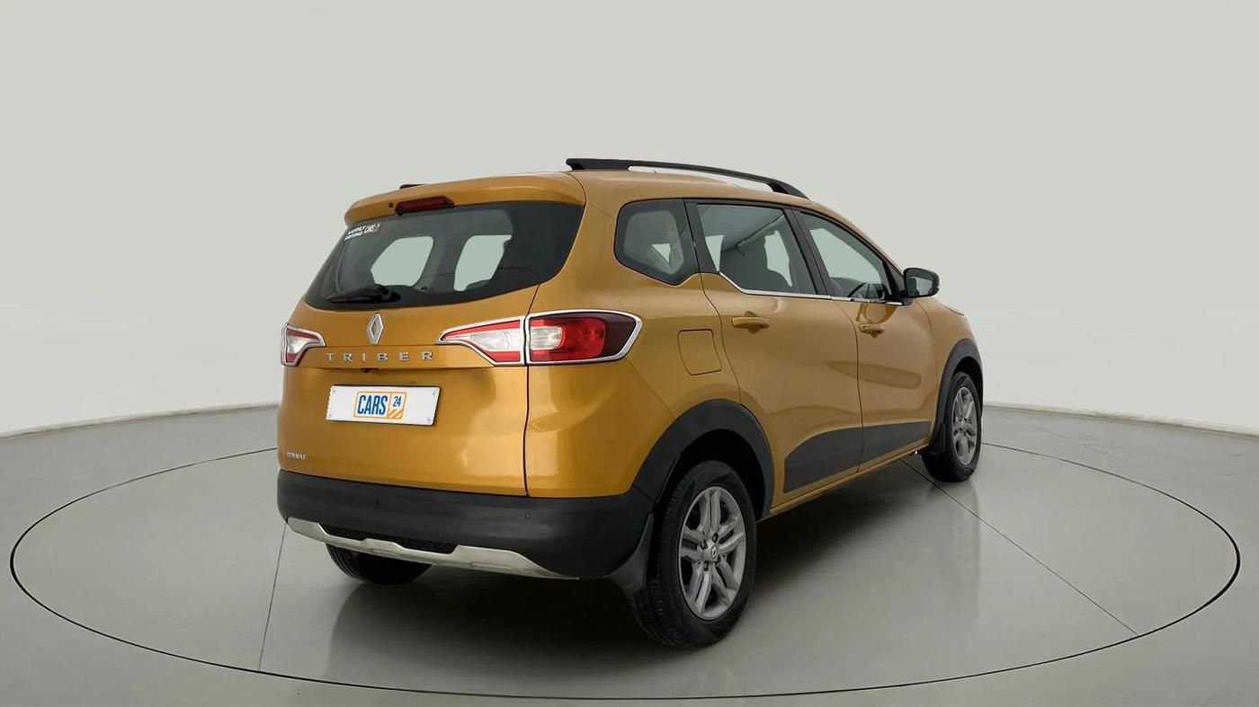 2022 Renault TRIBER RXZ, Petrol, Manual, 15,447 km, Right Back Diagonal