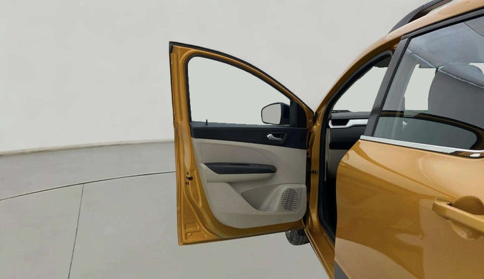 2022 Renault TRIBER RXZ, Petrol, Manual, 15,370 km, LHS Front Door