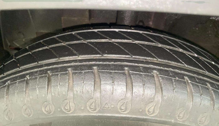 2021 Renault Kwid RXT 1.0 (O), Petrol, Manual, 15,642 km, Left Front Tyre Tread