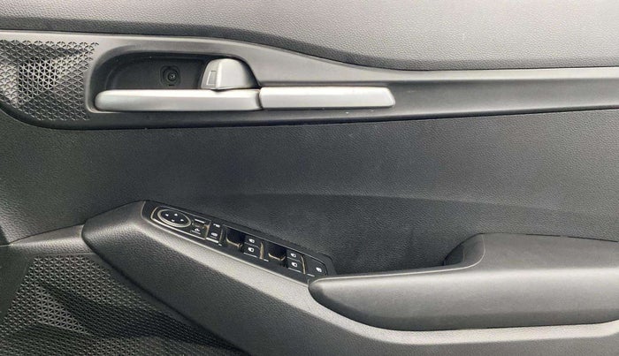 2021 KIA SELTOS HTK PLUS 1.5, Petrol, Manual, 60,310 km, Driver Side Door Panels Control