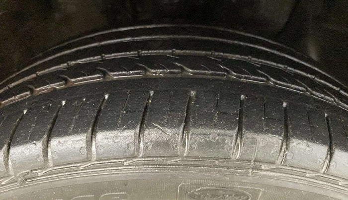 2014 Hyundai Elite i20 ASTA 1.2, Petrol, Manual, 74,367 km, Right Front Tyre Tread