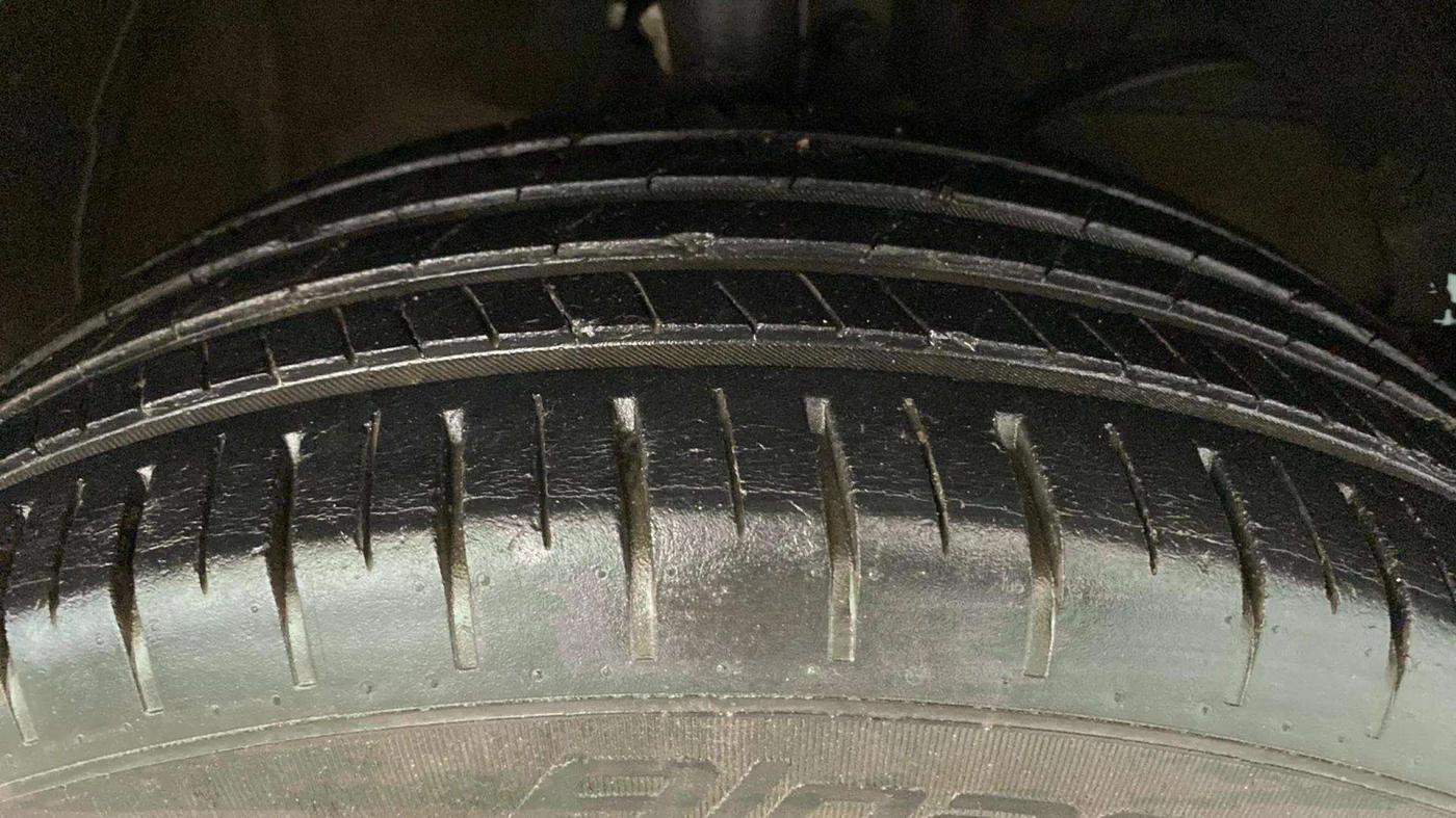 2019 Maruti Baleno ZETA PETROL 1.2, Petrol, Manual, 56,013 km, Right Front Tyre Tread