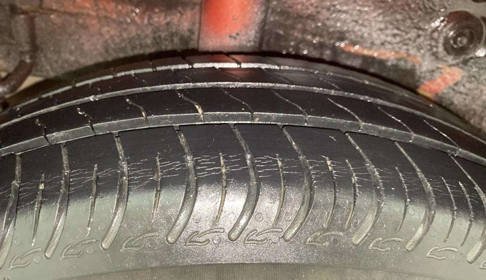 2014 Maruti Celerio VXI, Petrol, Manual, 97,825 km, Right Rear Tyre Tread
