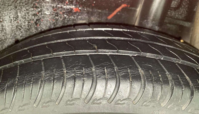 2014 Maruti Celerio VXI, Petrol, Manual, 97,825 km, Left Rear Tyre Tread
