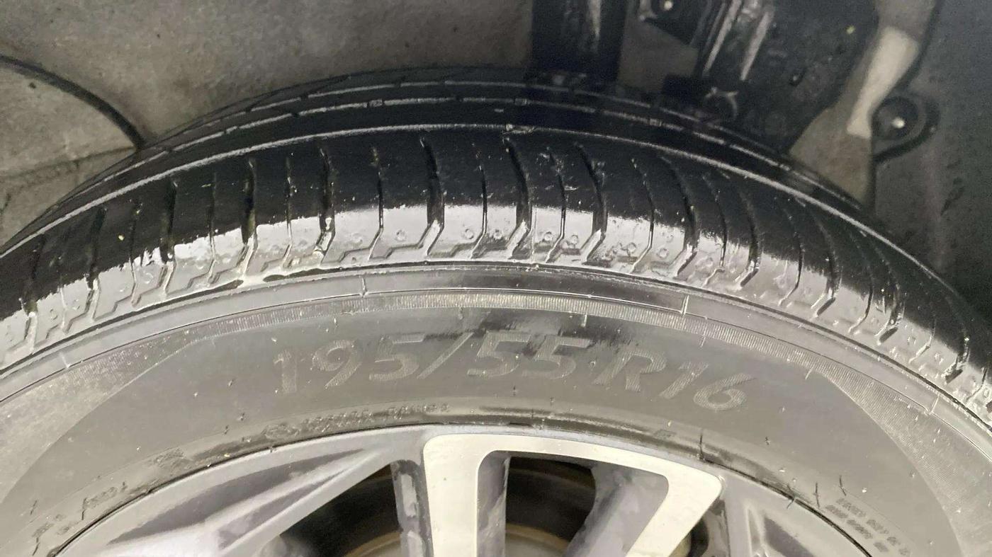 2022 Hyundai NEW I20 N LINE N8 1.0 TURBO GDI DCT, Petrol, Automatic, 28,301 km, Left Rear Tyre Tread