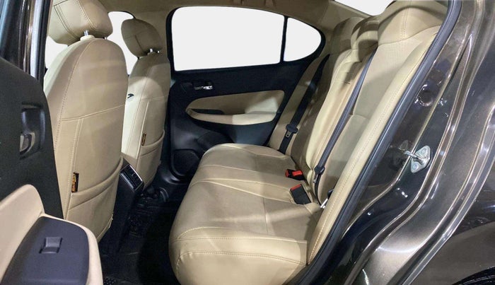 2022 Honda City 1.5L I-VTE V CVT, Petrol, Automatic, 32,873 km, Right Side Rear Door Cabin
