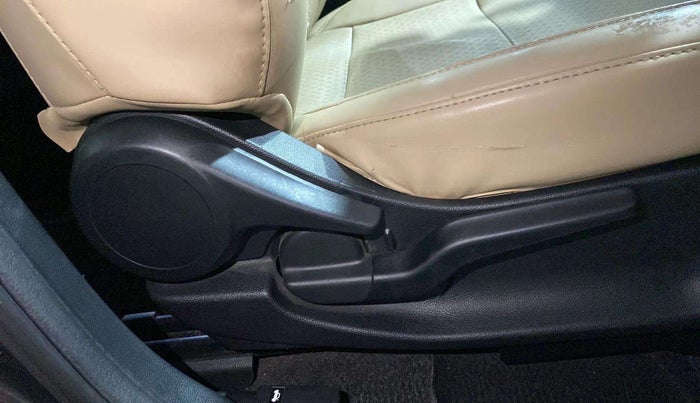 2022 Honda City 1.5L I-VTE V CVT, Petrol, Automatic, 32,873 km, Driver Side Adjustment Panel