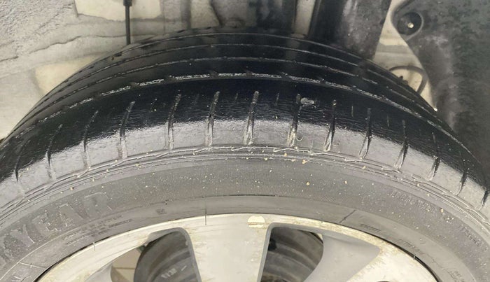 2017 Hyundai Elite i20 ASTA 1.2 (O), Petrol, Manual, 46,176 km, Left Rear Tyre Tread