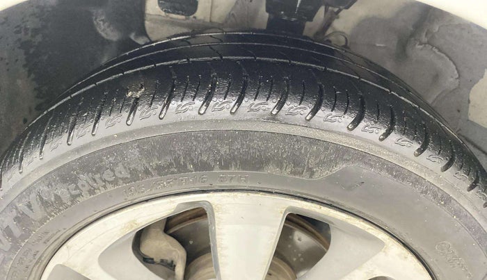 2017 Hyundai Elite i20 ASTA 1.2 (O), Petrol, Manual, 46,176 km, Left Front Tyre Tread