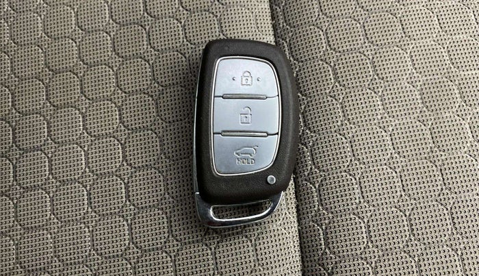 2017 Hyundai Elite i20 ASTA 1.2 (O), Petrol, Manual, 46,176 km, Key Close Up