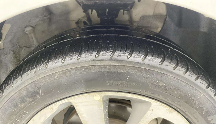 2017 Hyundai Elite i20 ASTA 1.2 (O), Petrol, Manual, 46,176 km, Right Front Tyre Tread