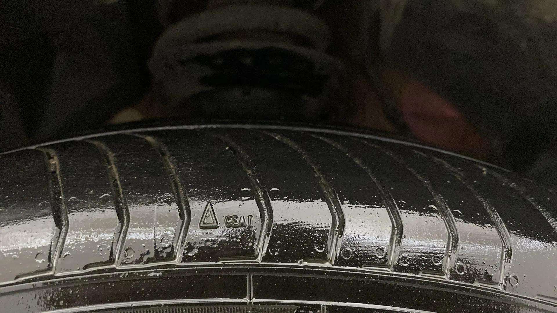 RHS-Front-Tyre-Tread-18