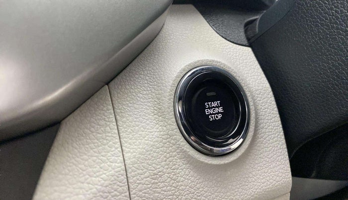 2021 Mahindra XUV300 W8 1.5 DIESEL, Diesel, Manual, 28,539 km, Keyless Start/ Stop Button