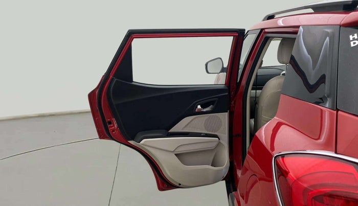 2021 Mahindra XUV300 W8 1.5 DIESEL, Diesel, Manual, 28,539 km, LHS Rear Door