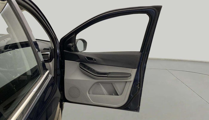 2022 Tata Tiago XT CNG, CNG, Manual, 6,299 km, RHS Front Door