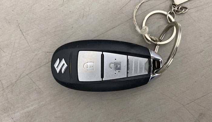 2017 Maruti Baleno ZETA PETROL 1.2, Petrol, Manual, 48,901 km, Key Close Up