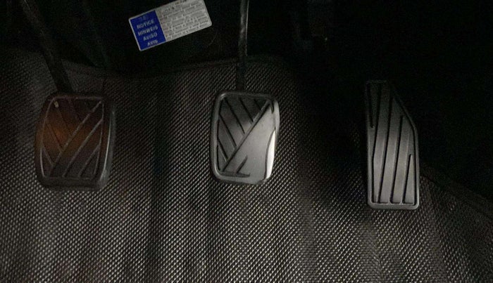 2017 Maruti Baleno ZETA PETROL 1.2, Petrol, Manual, 48,901 km, Pedals