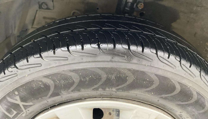 2014 Maruti Swift Dzire VXI, Petrol, Manual, 91,687 km, Left Front Tyre Tread