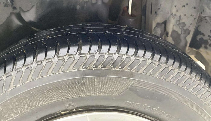 2014 Maruti Swift Dzire VXI, Petrol, Manual, 91,687 km, Left Rear Tyre Tread