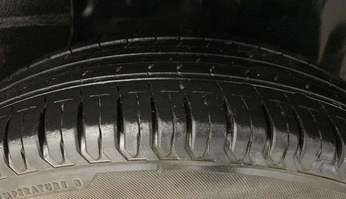 2022 Tata ALTROZ XE PLUS PETROL, Petrol, Manual, 23,665 km, Left Rear Tyre Tread