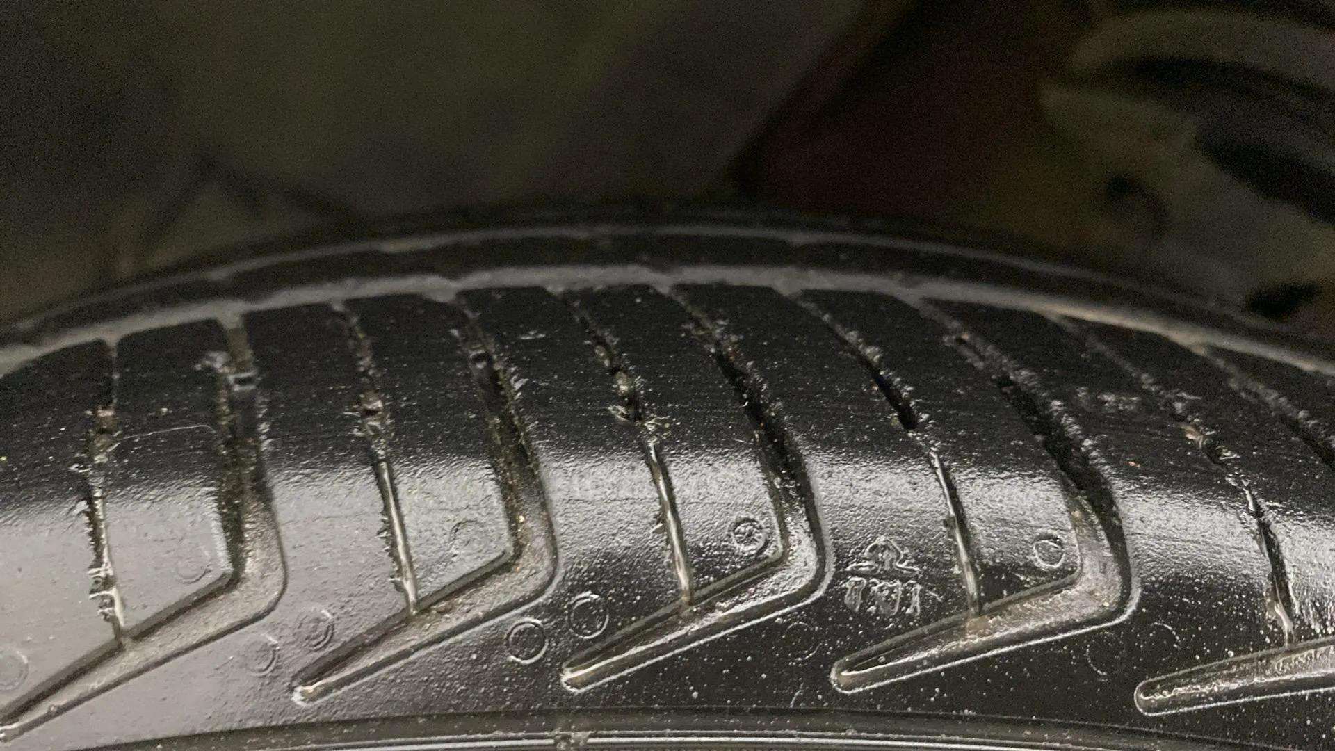 LHS-Front-Tyre-Tread-20
