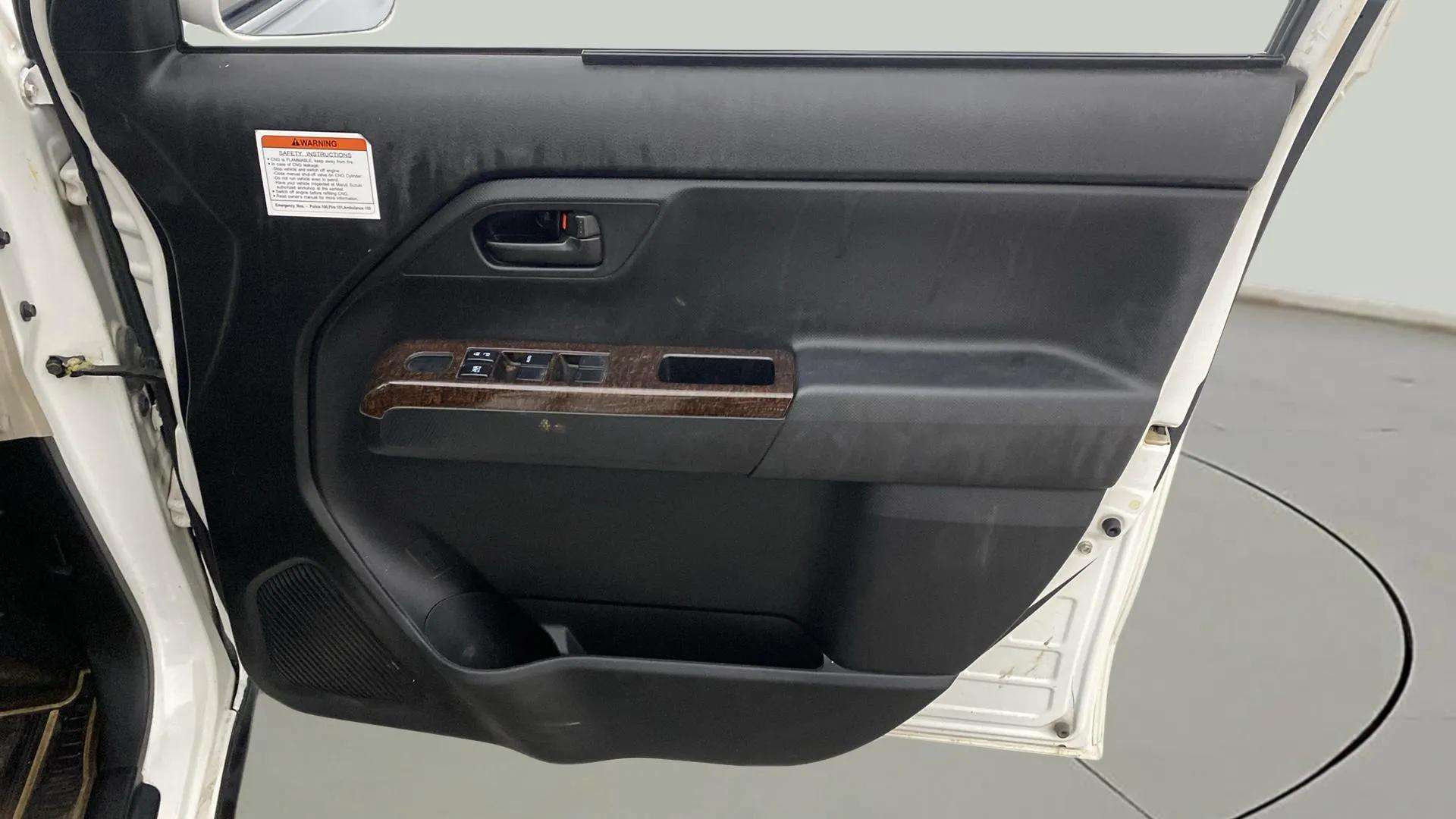 Driver-side-door-panel-control-39