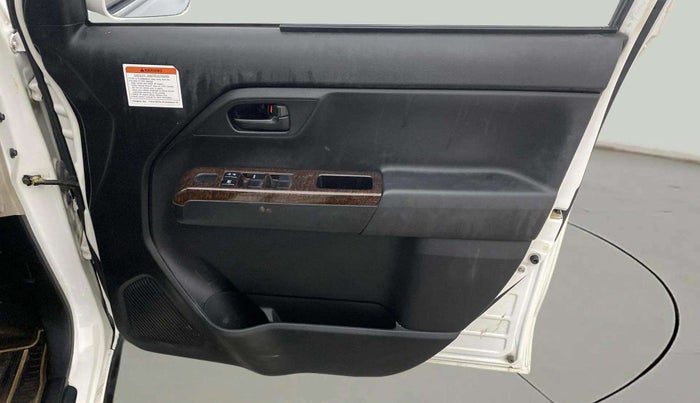 2021 Maruti New Wagon-R LXI CNG (O) 1.0, CNG, Manual, 44,684 km, Driver Side Door Panels Control