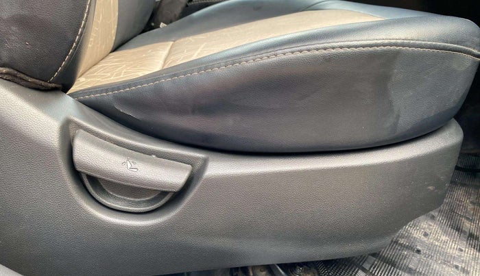 2018 Hyundai Grand i10 MAGNA 1.2 KAPPA VTVT, Petrol, Manual, 64,231 km, Driver Side Adjustment Panel