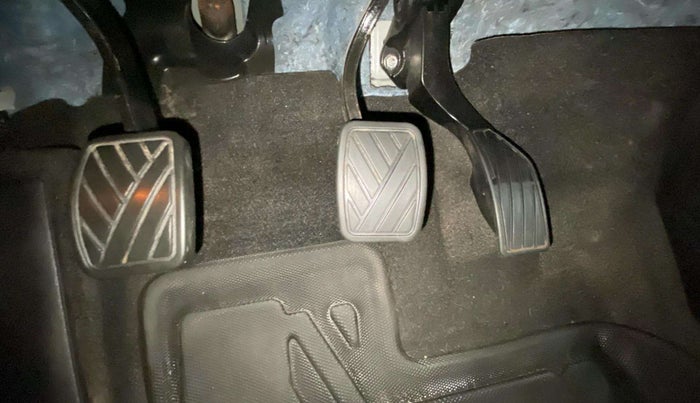 2023 Maruti Grand Vitara ZETA CNG, CNG, Manual, 19,471 km, Pedals