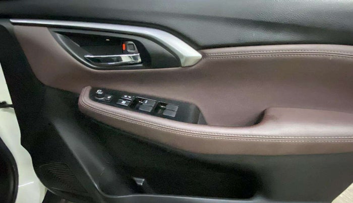 2023 Maruti Grand Vitara ZETA CNG, CNG, Manual, 19,471 km, Driver Side Door Panels Control